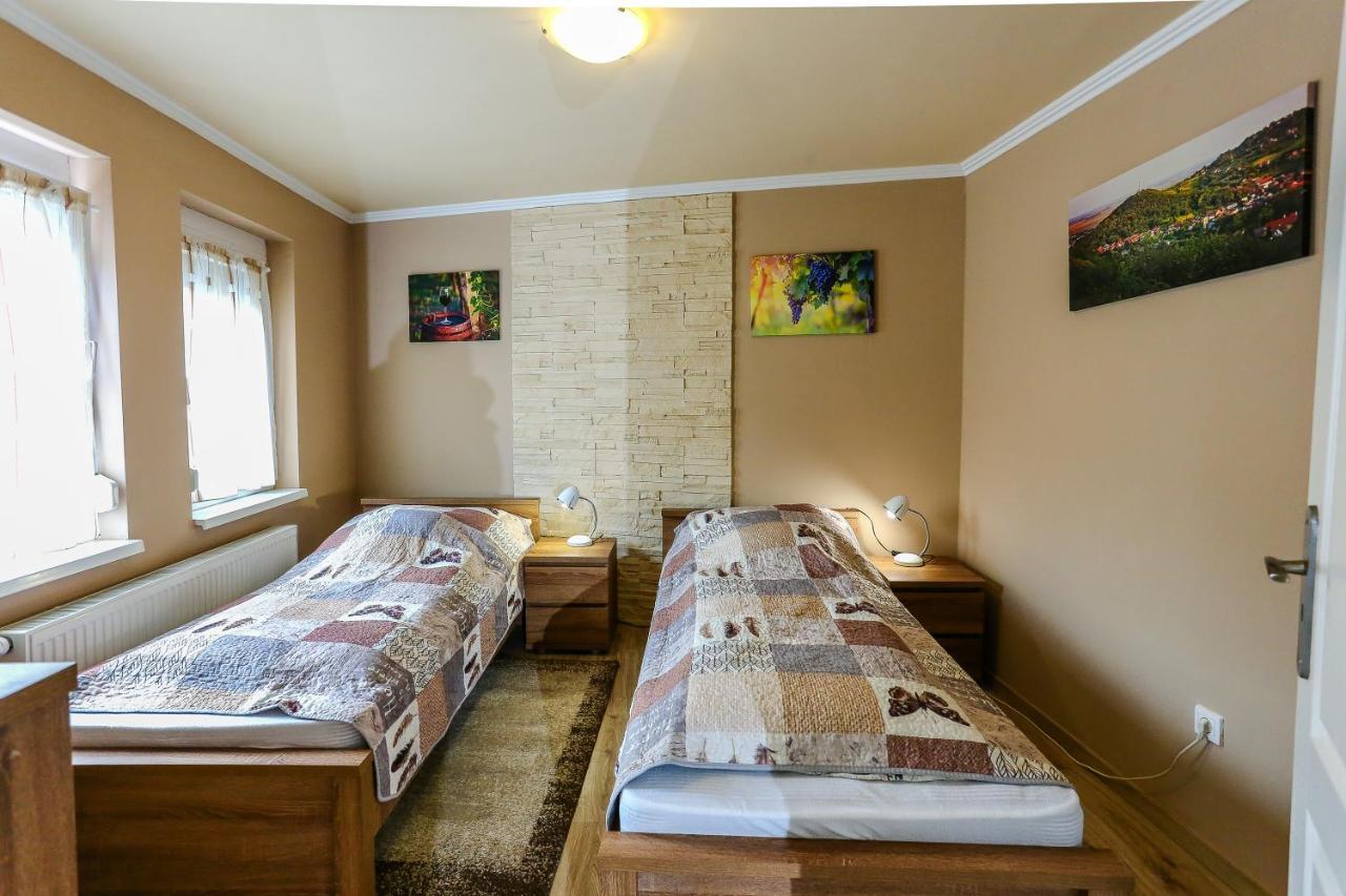 Gardi Apartman Szekszárd Exterior foto