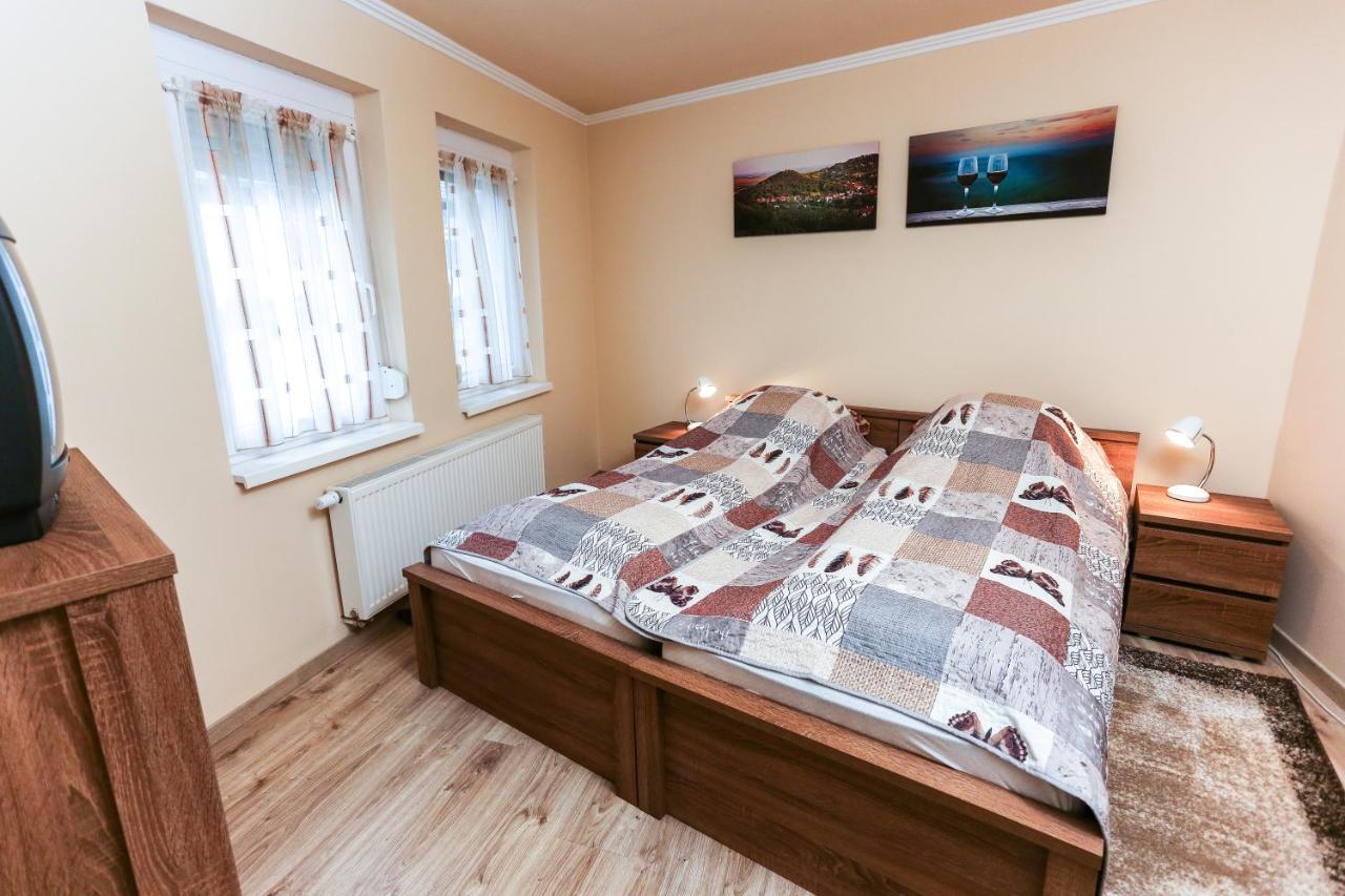 Gardi Apartman Szekszárd Exterior foto